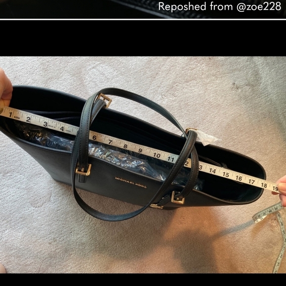 Michael Kors Large Tote - Picture 4 of 6